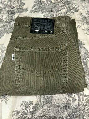 Levi's 511 Corduroy Pants in Olive